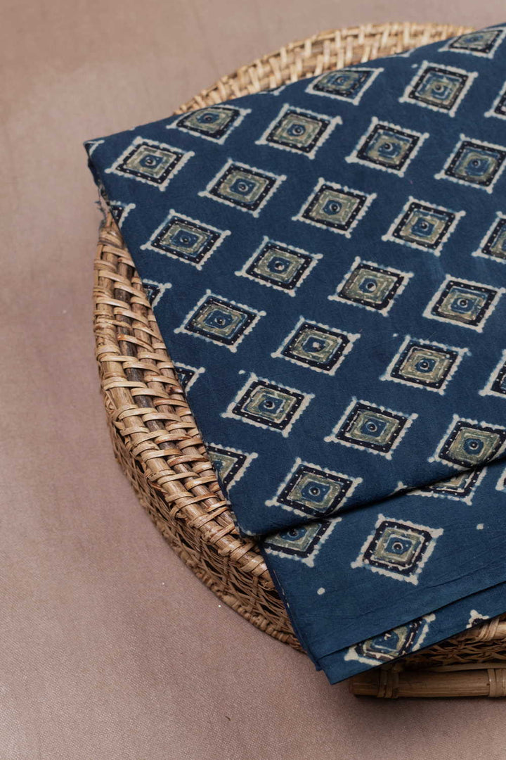 Ajrak Fabric - Matkatus