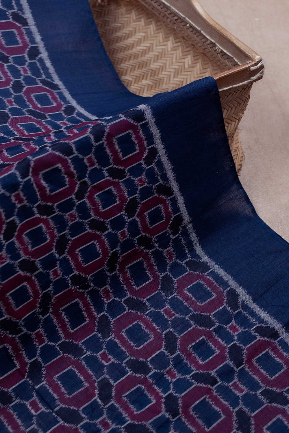 Saree with Blouse - Matkatus