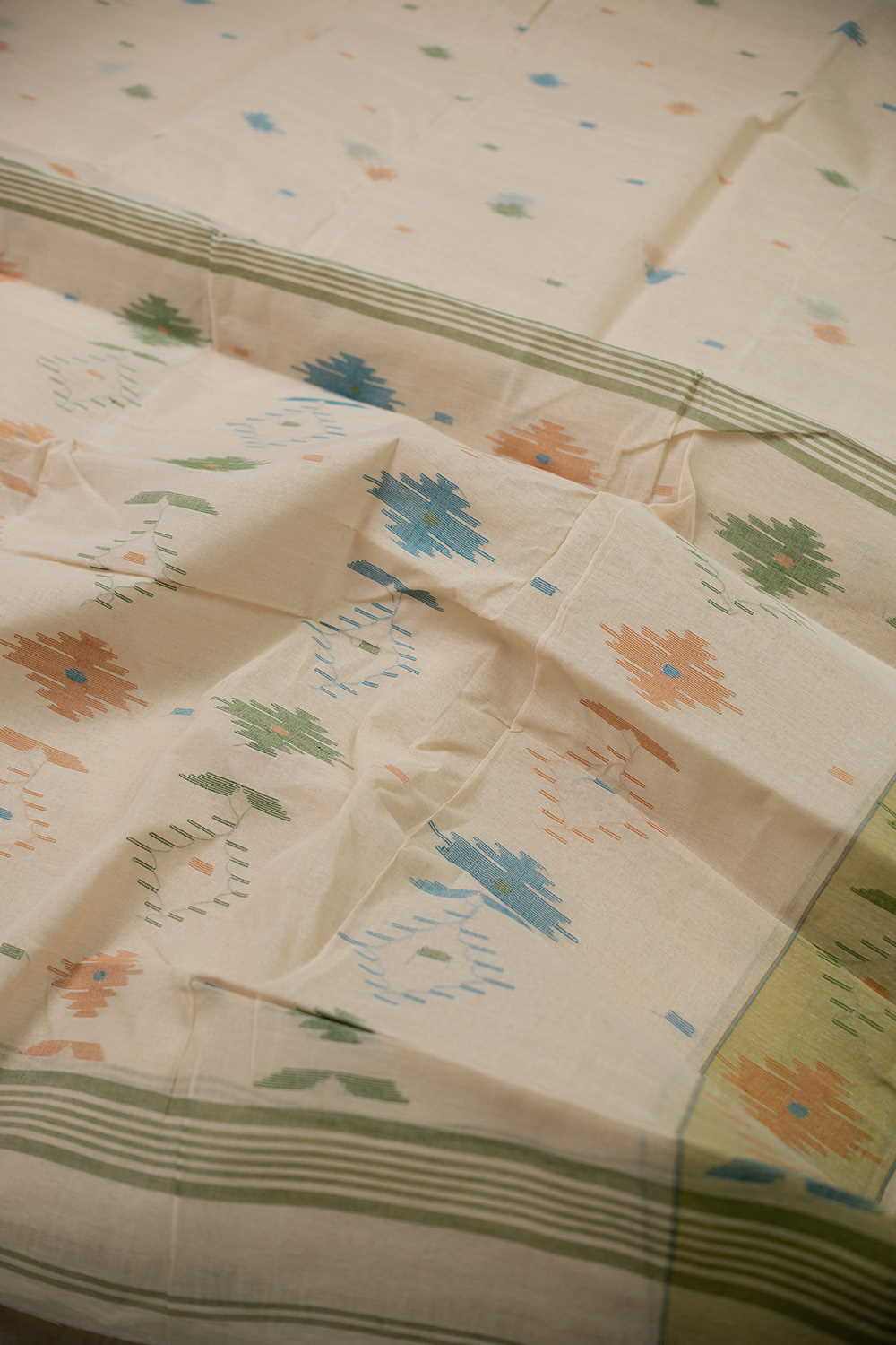 Sarees - Matkatus