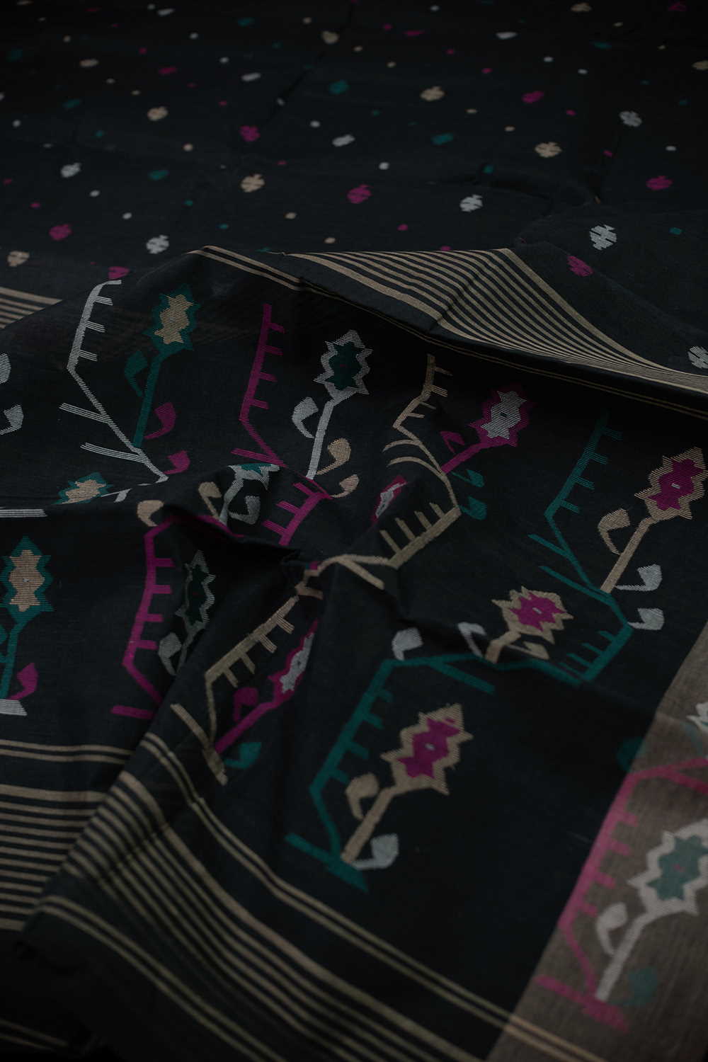 Sarees - Matkatus