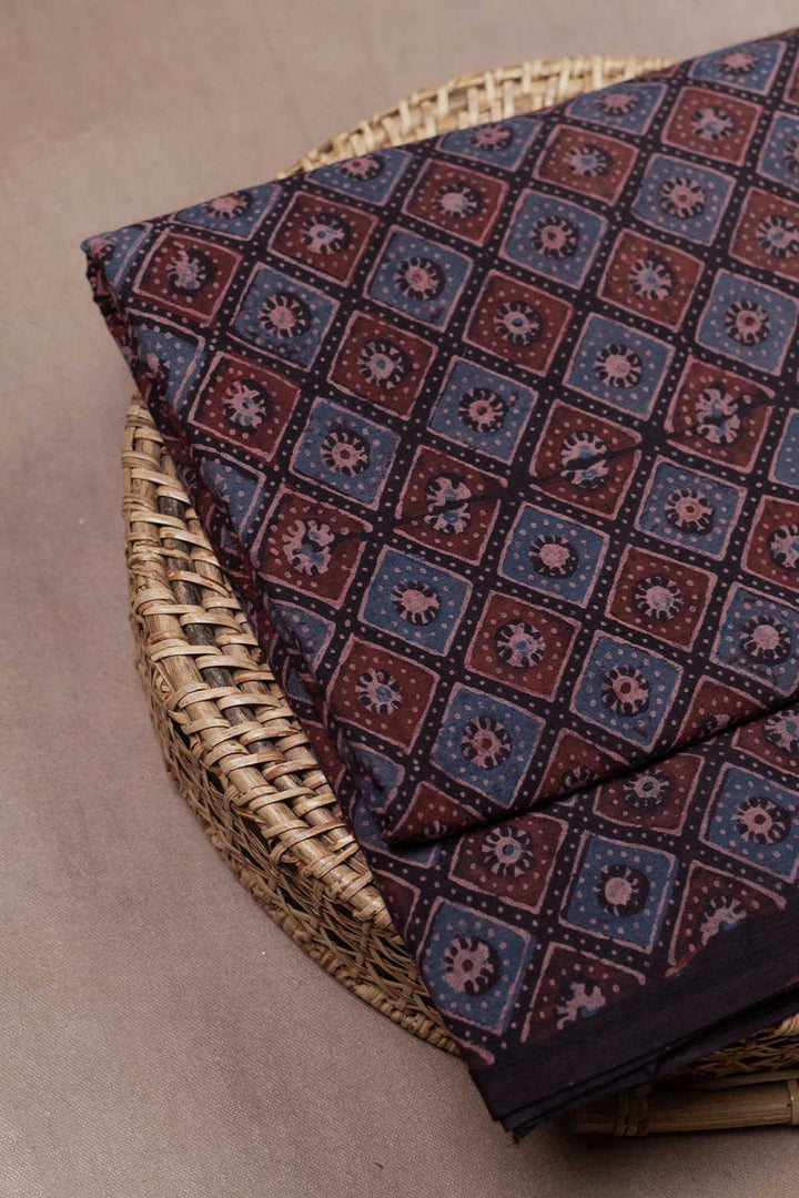 Ajrak Fabric - Matkatus