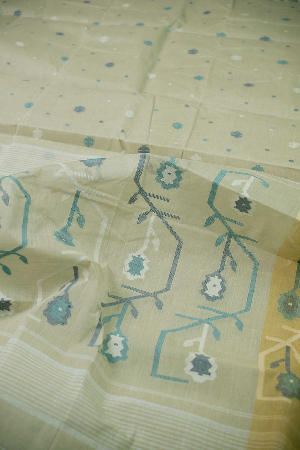 Sarees - Matkatus