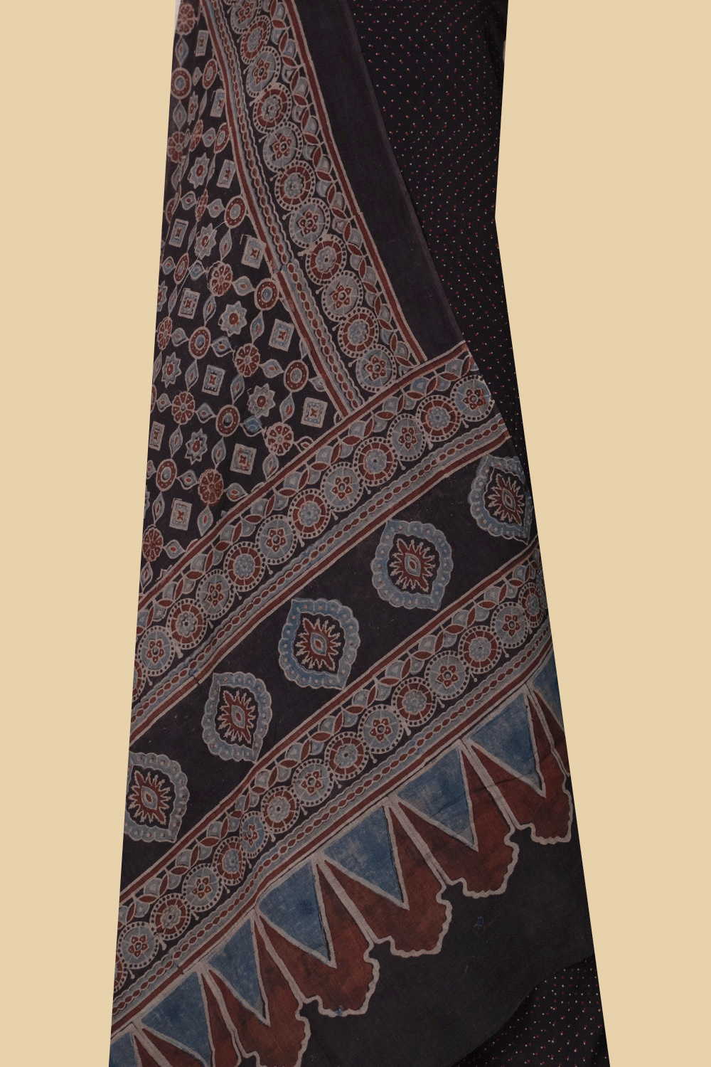Top and Dupatta - Matkatus