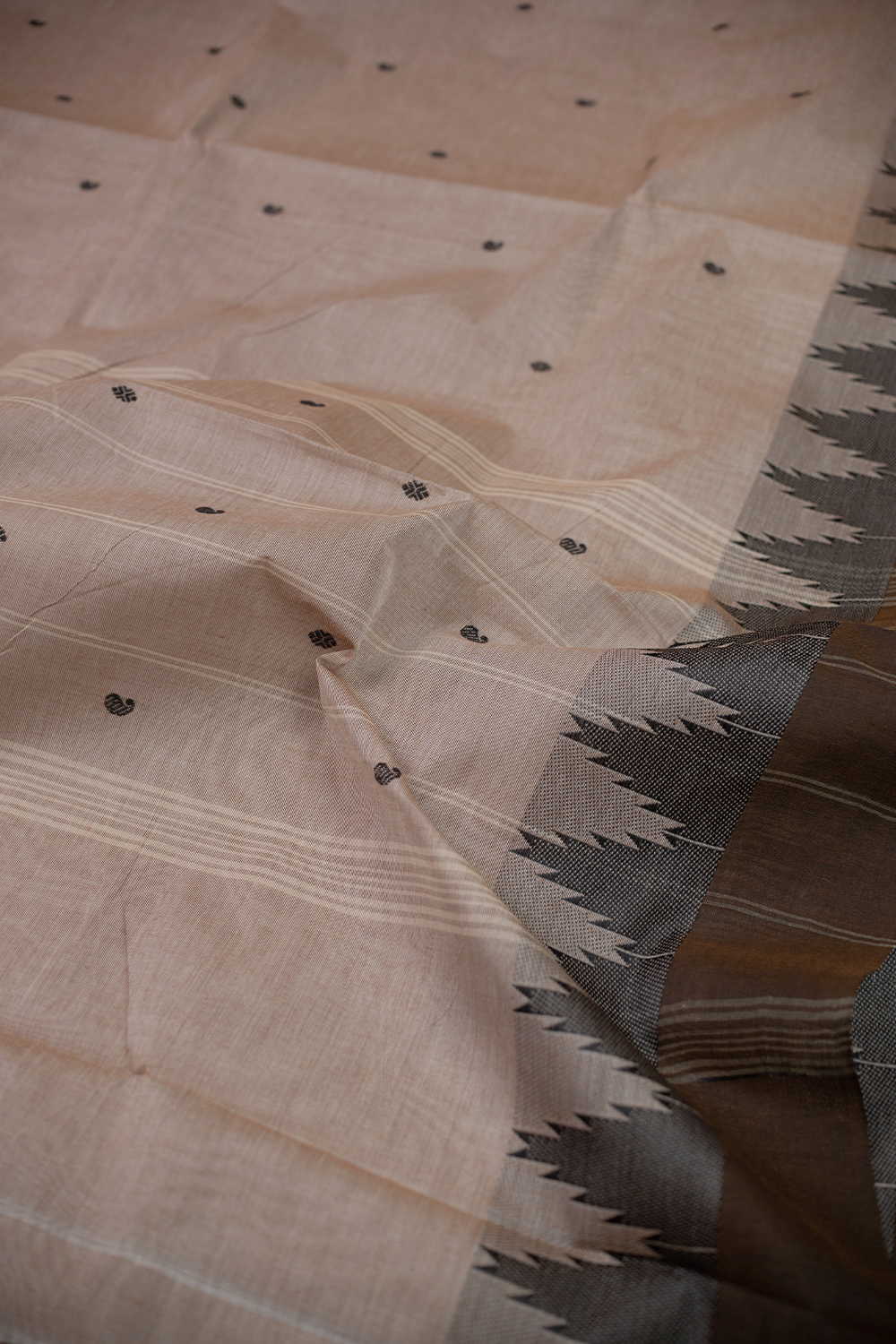 Kanchi Sarees - Matkatus