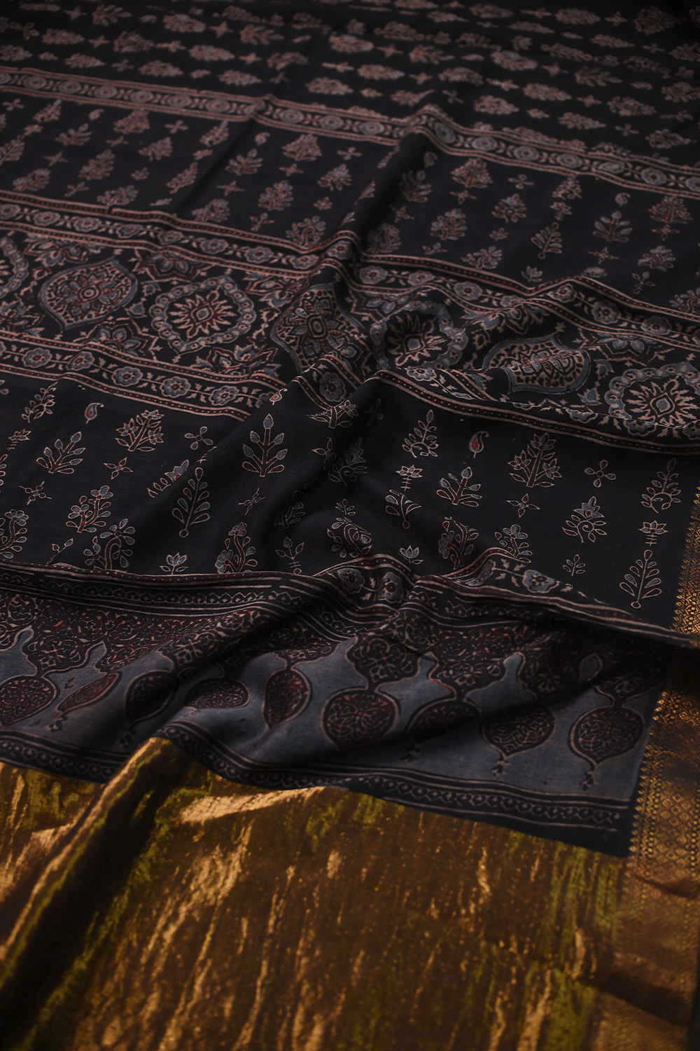Sarees - Matkatus