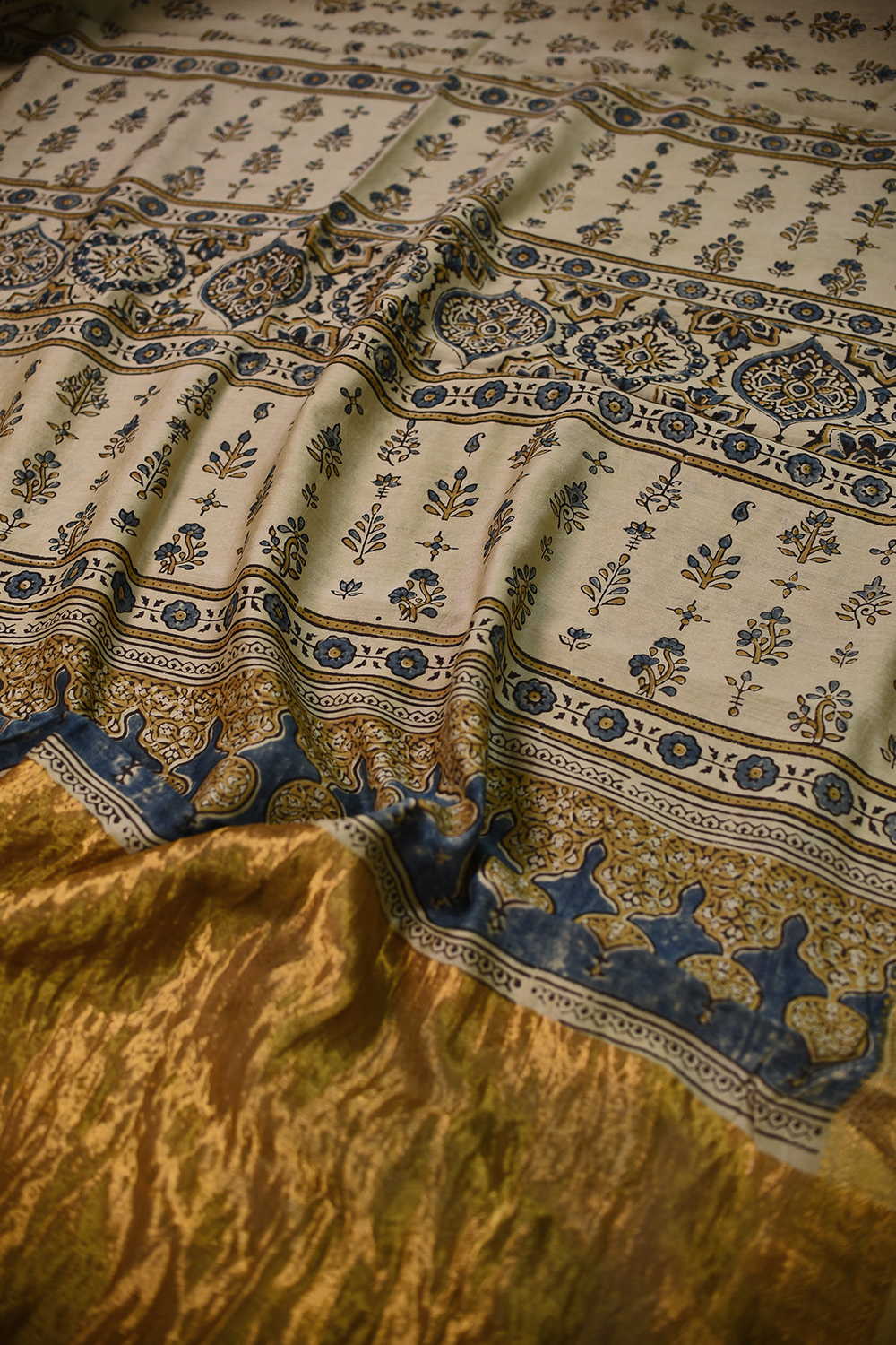 Ajrak Sarees - Matkatus