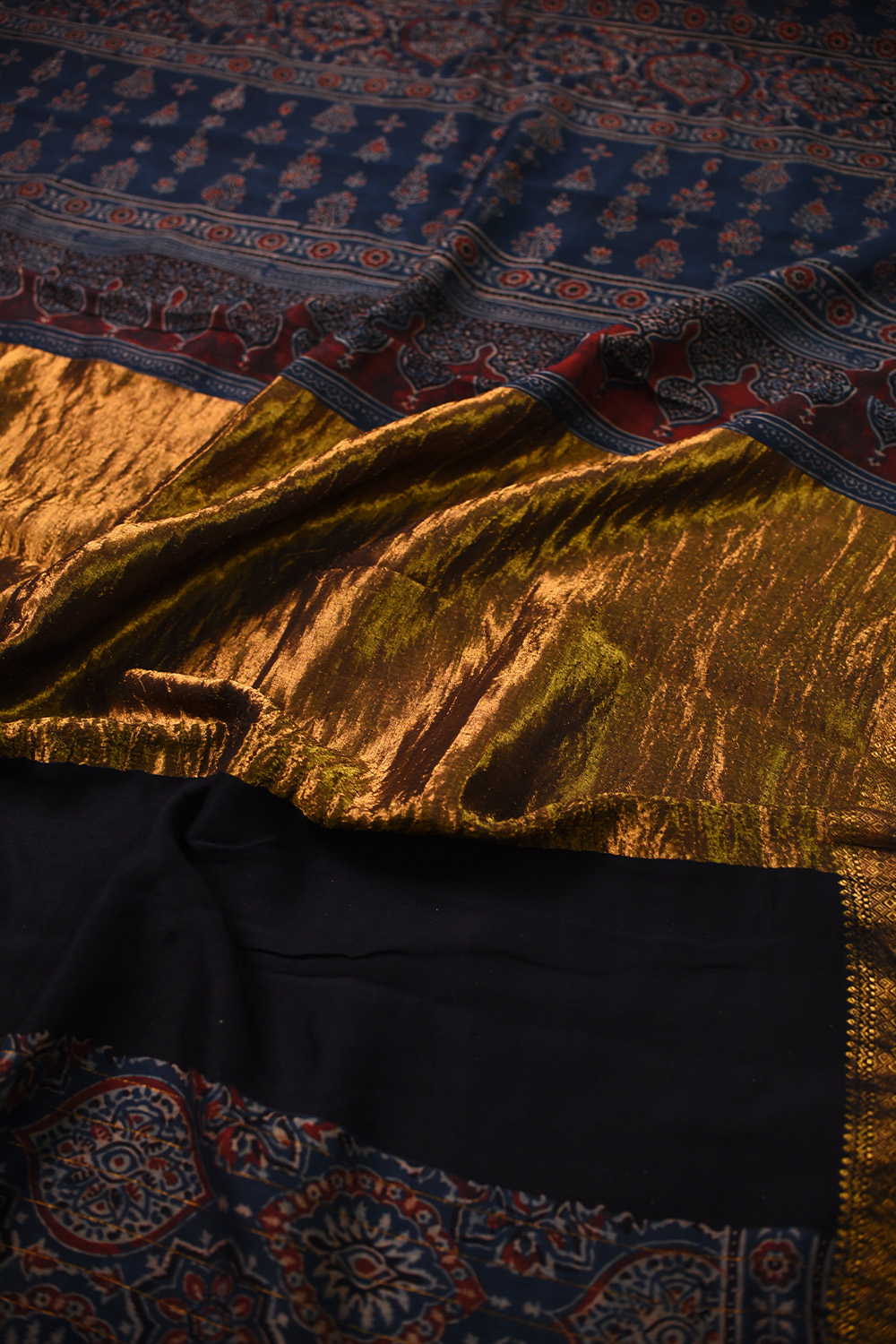 Ajrak Sarees - Matkatus