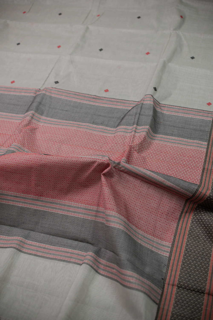 Sarees - Matkatus
