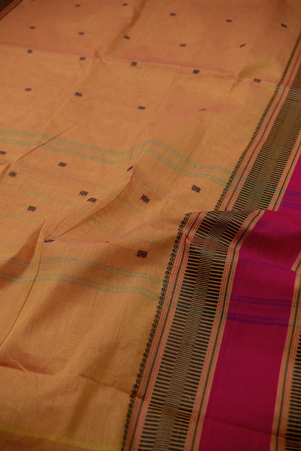 Kanchi Sarees - Matkatus