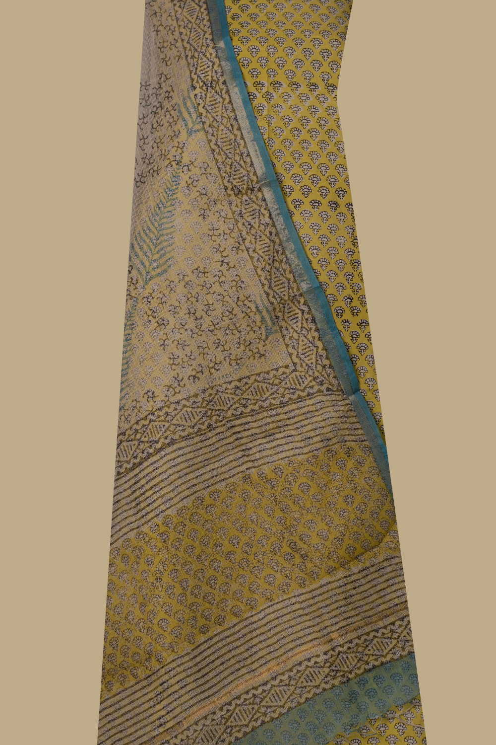Unstitched Suits - Matkatu