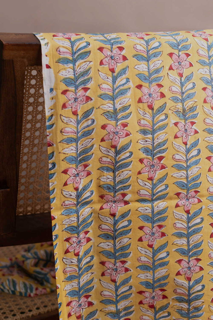 Hand block printed Sanganeri cotton fabric with floral motifs - Matkatus