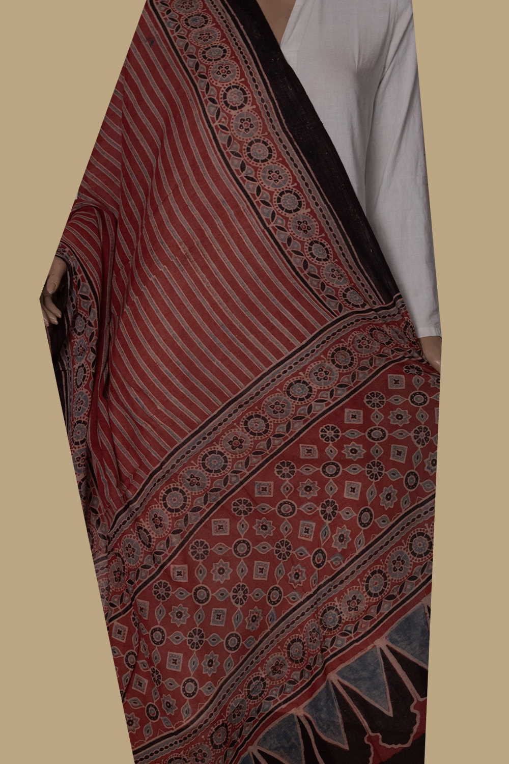 Ajrak Cotton Dupatta - Matkatus