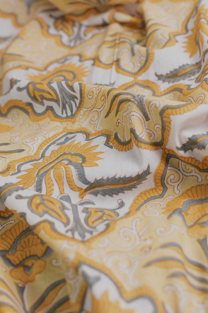 Hand block printed Sanganeri cotton fabric with floral motifs - Matkatus