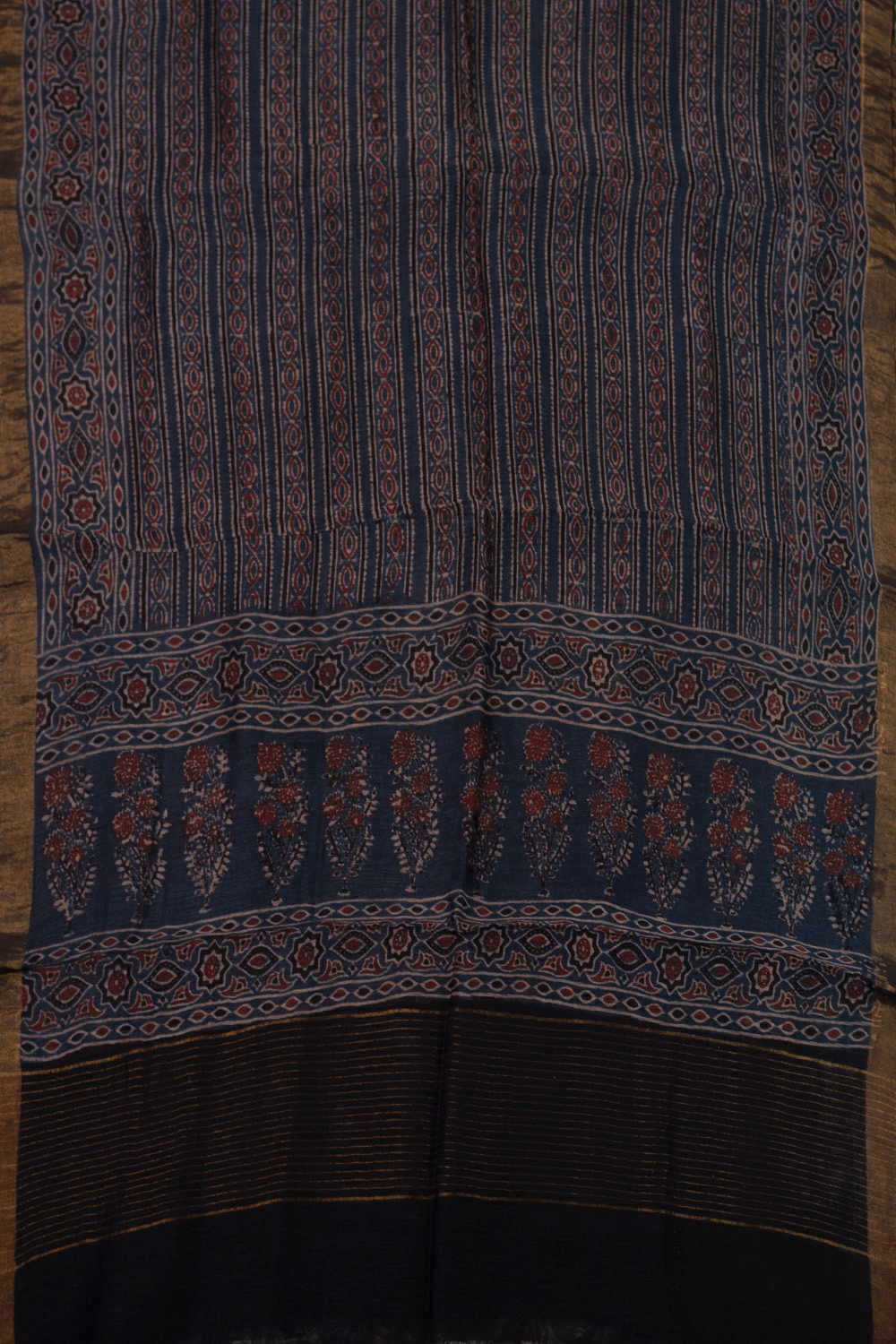 Unstitched Suits - Matkatus