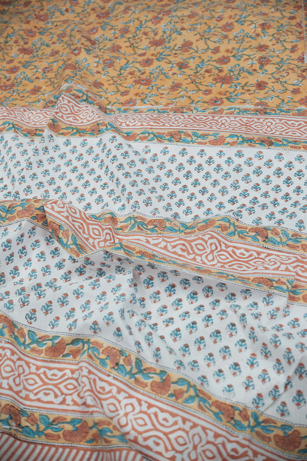 Sarees - Matkatus