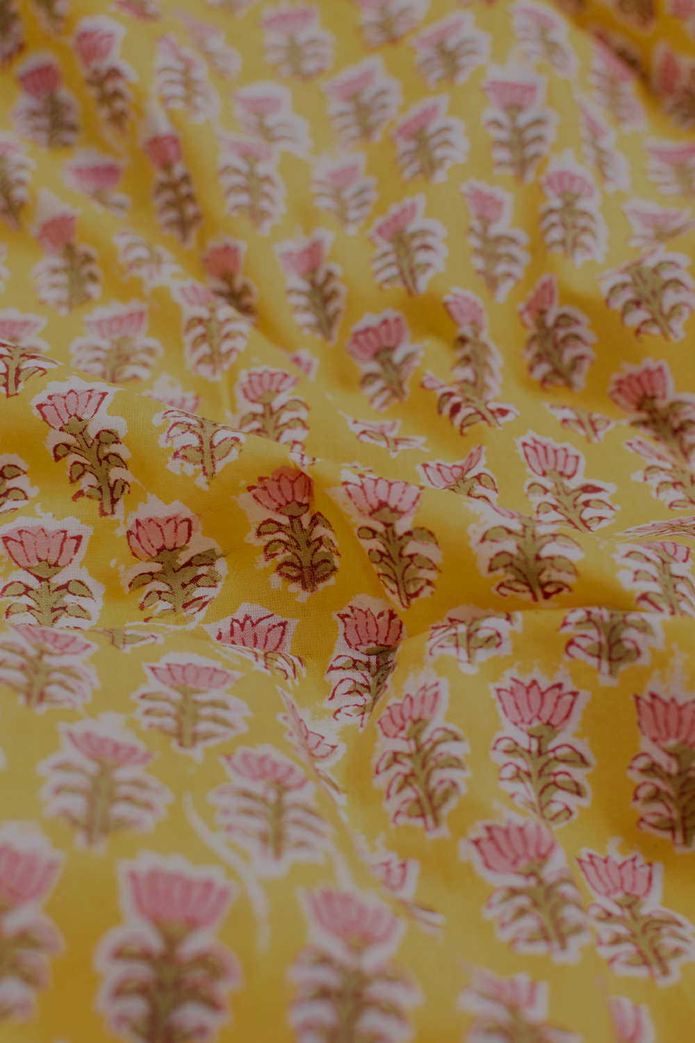 Hand block printed Sanganeri cotton fabric with floral motifs - Matkatus