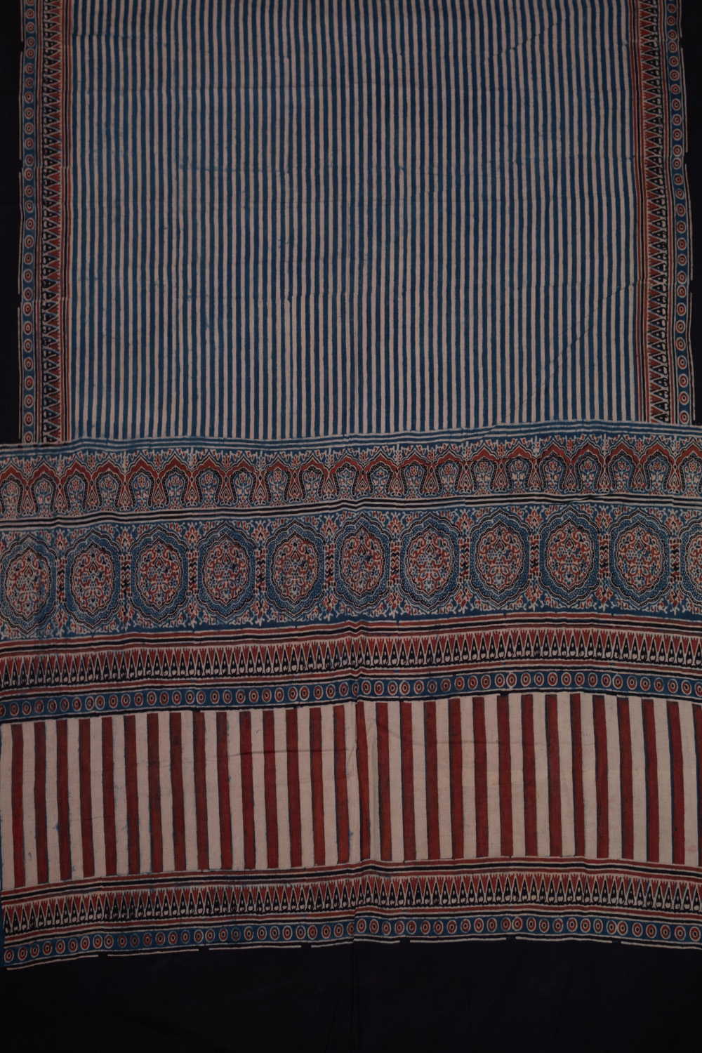 Ajrak Suits - Matkatus