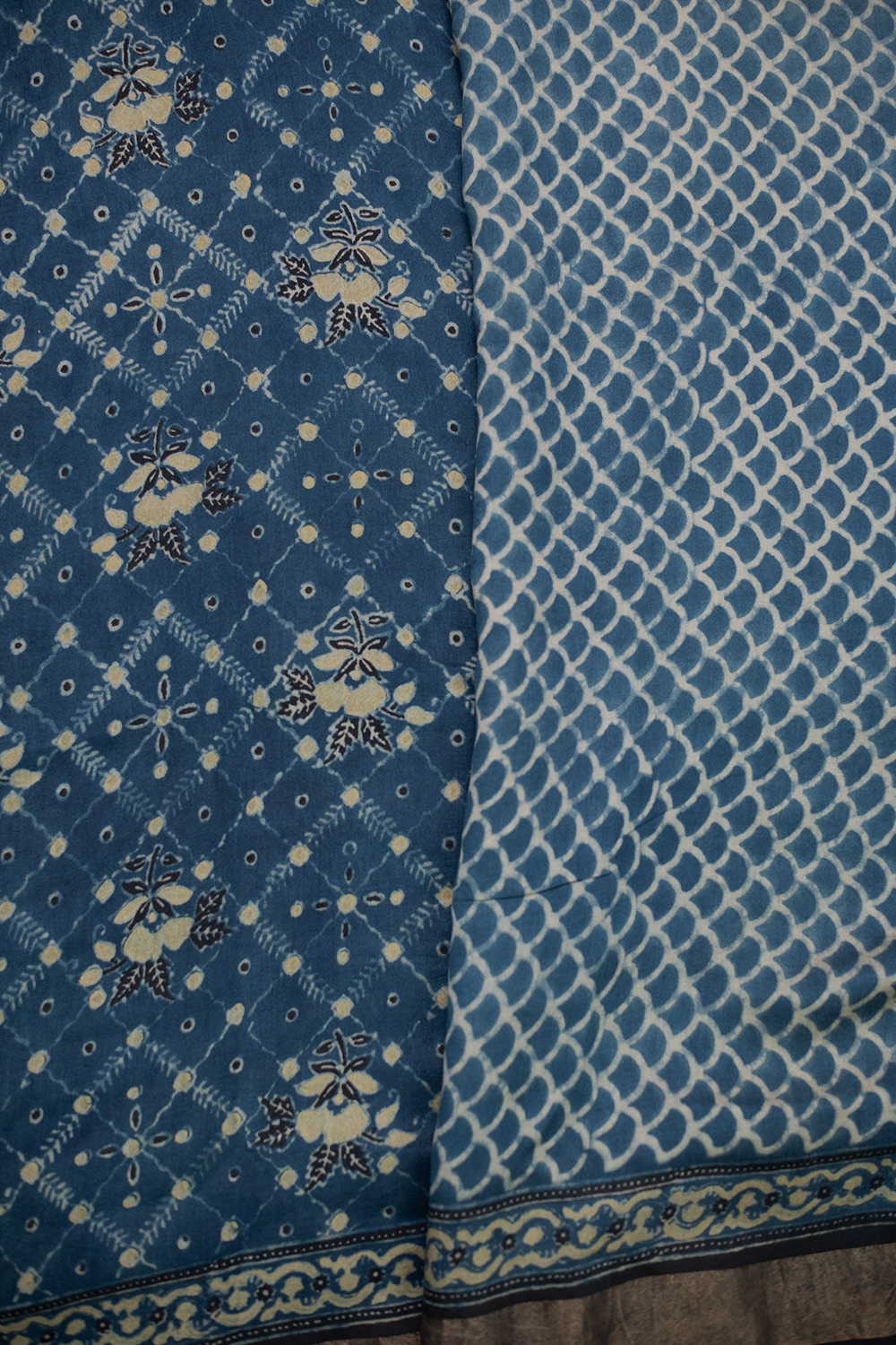 Ajrak Sarees - Matkatus