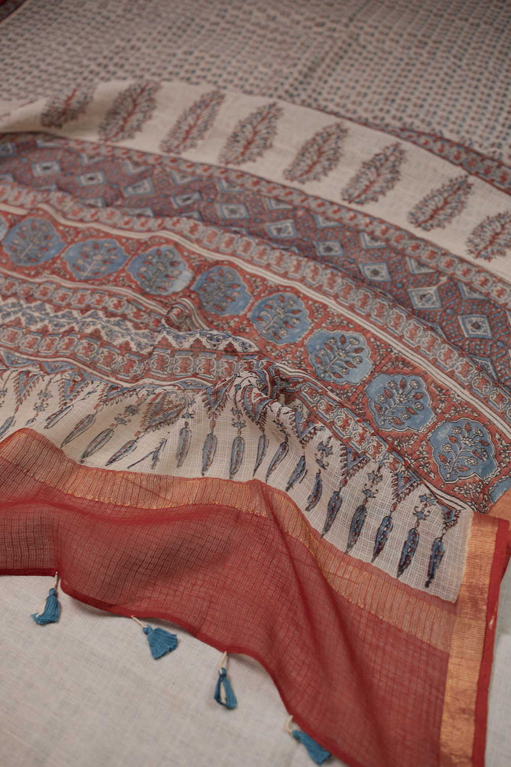 Sarees - Matkatus