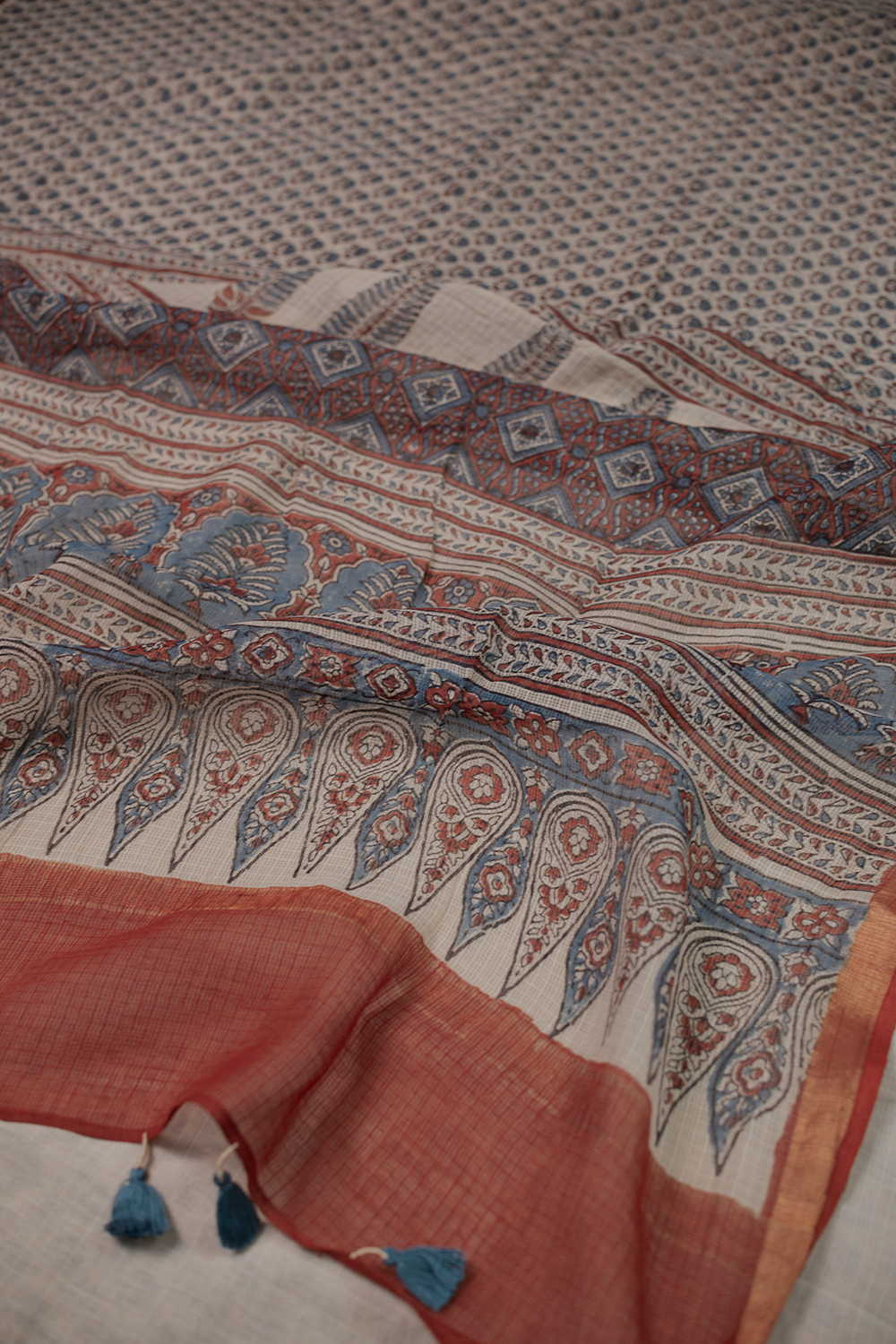 Sarees - Matkatus