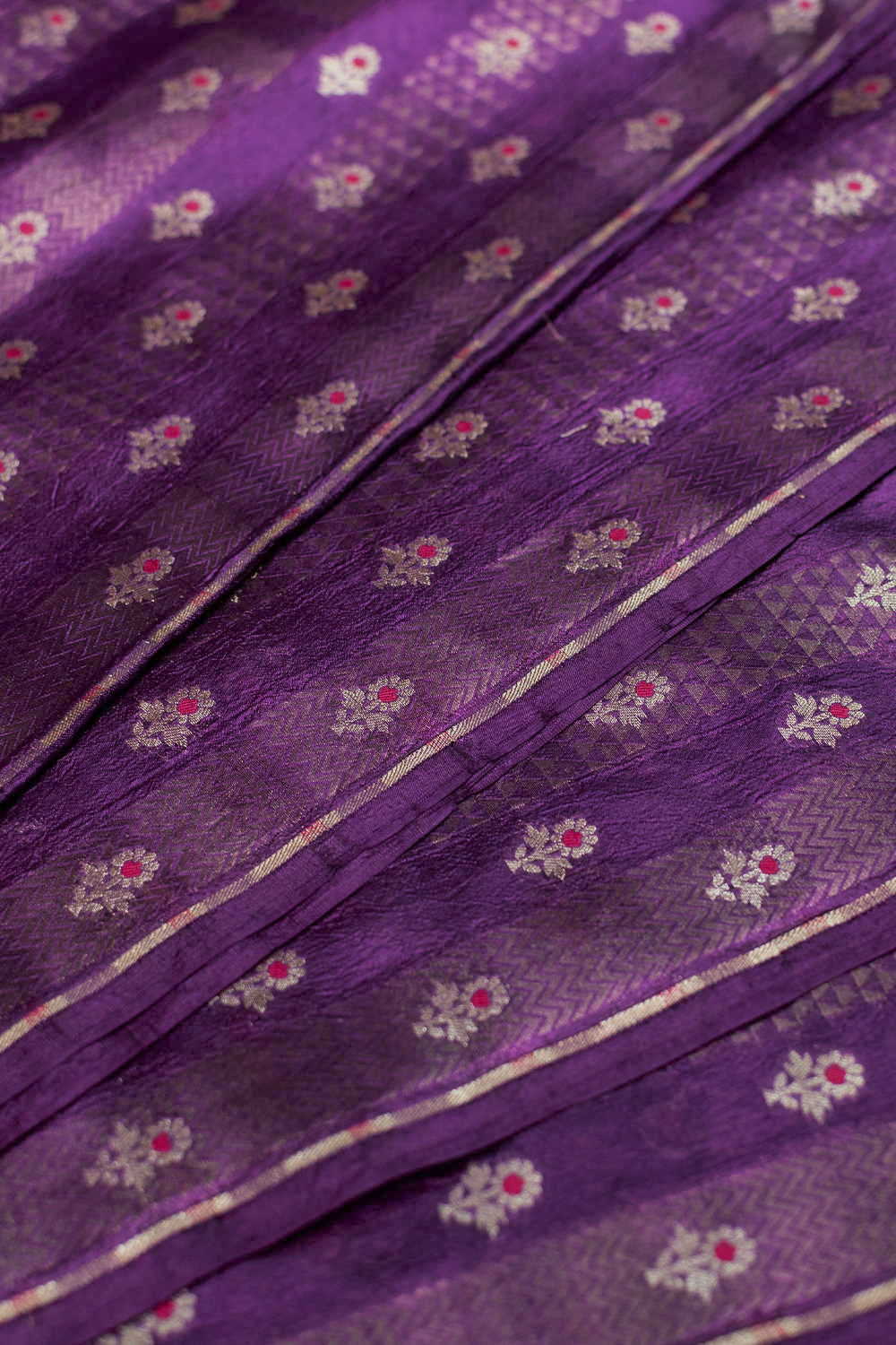 Silk Fabrics-Matkatus