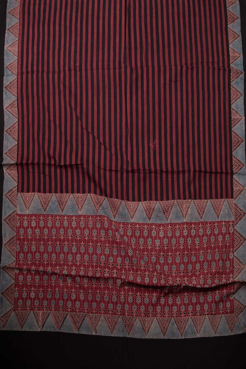 Ajrak Suits-Matkatus