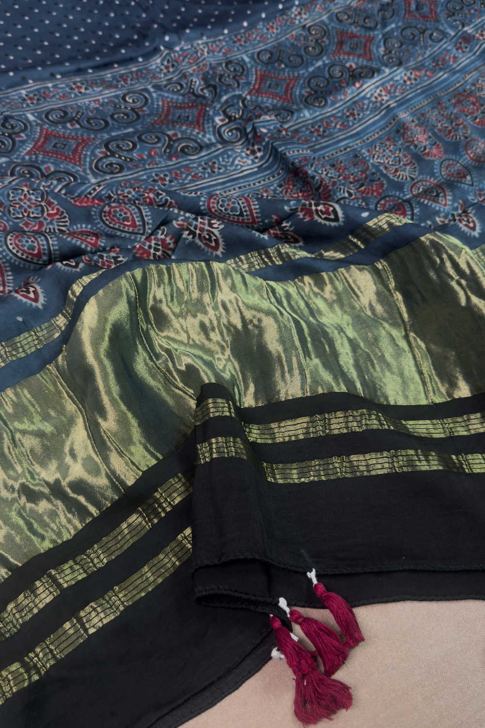 Silk Dupattas - Matkatus