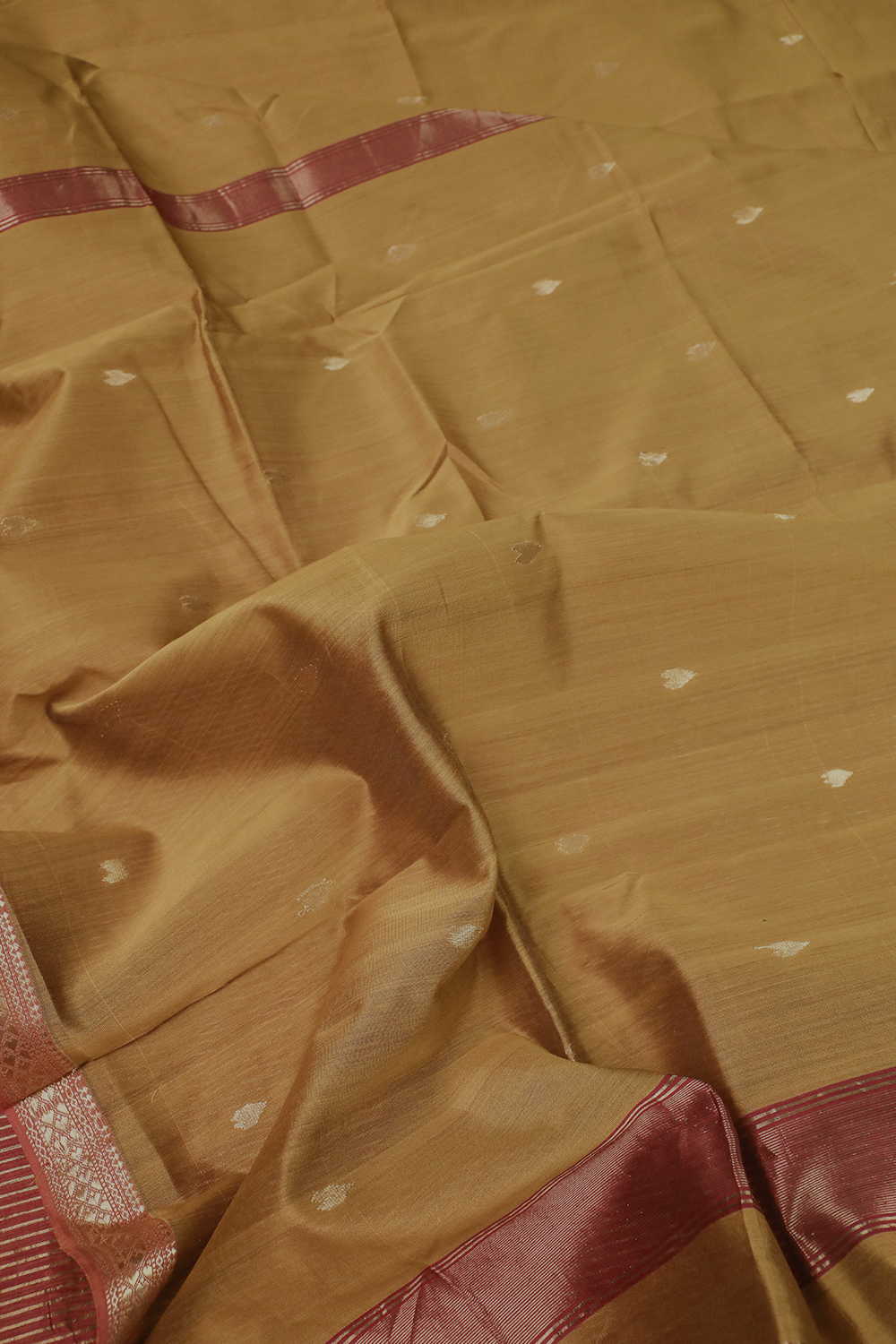 Sarees - Matkatus