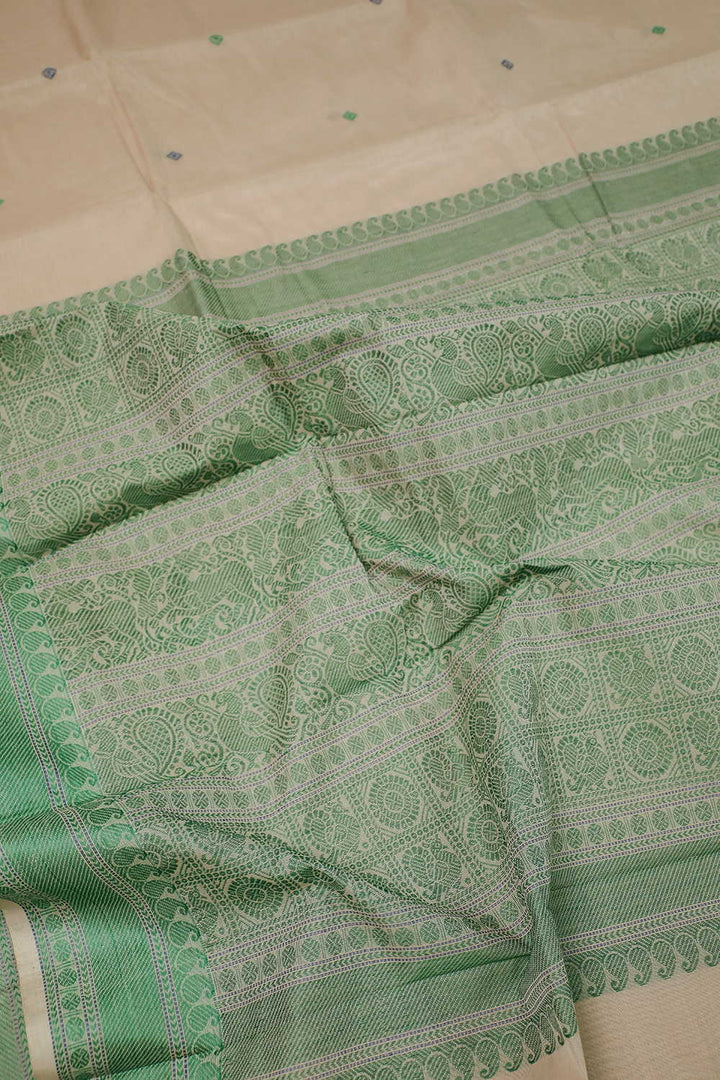 Sarees - Matkatus