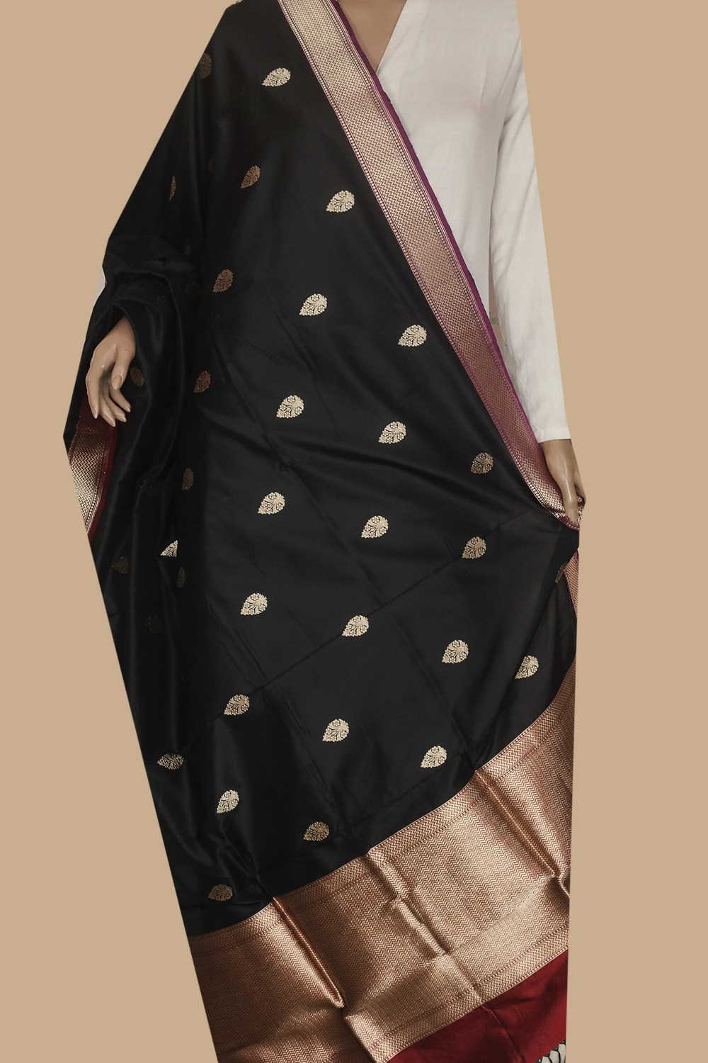 Borcade Dupatta-Matkatus