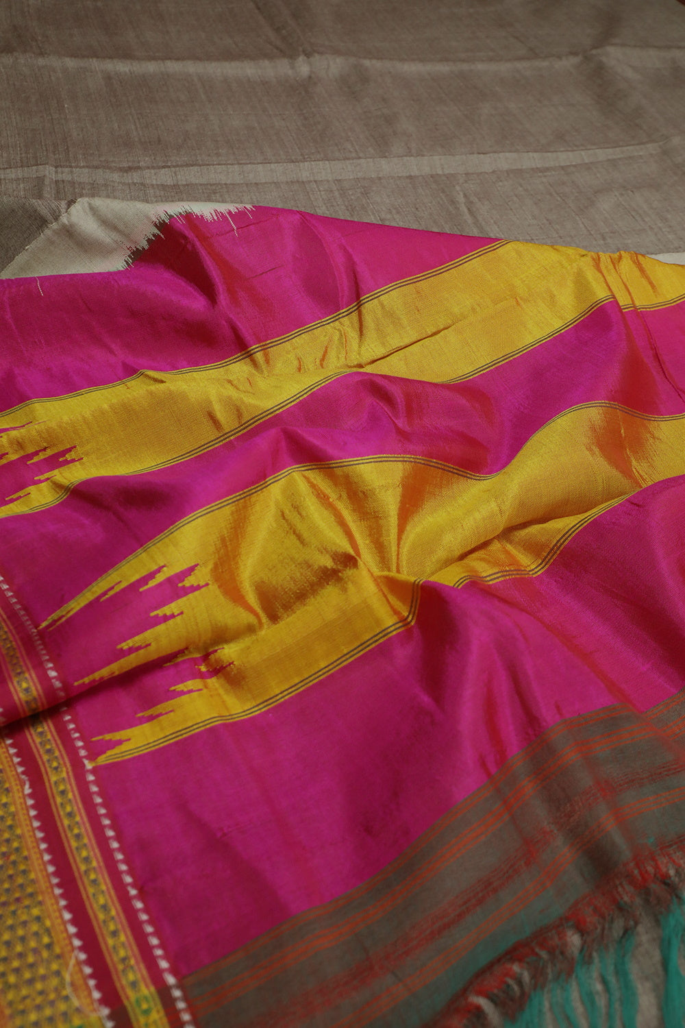 Sarees - Matkatus