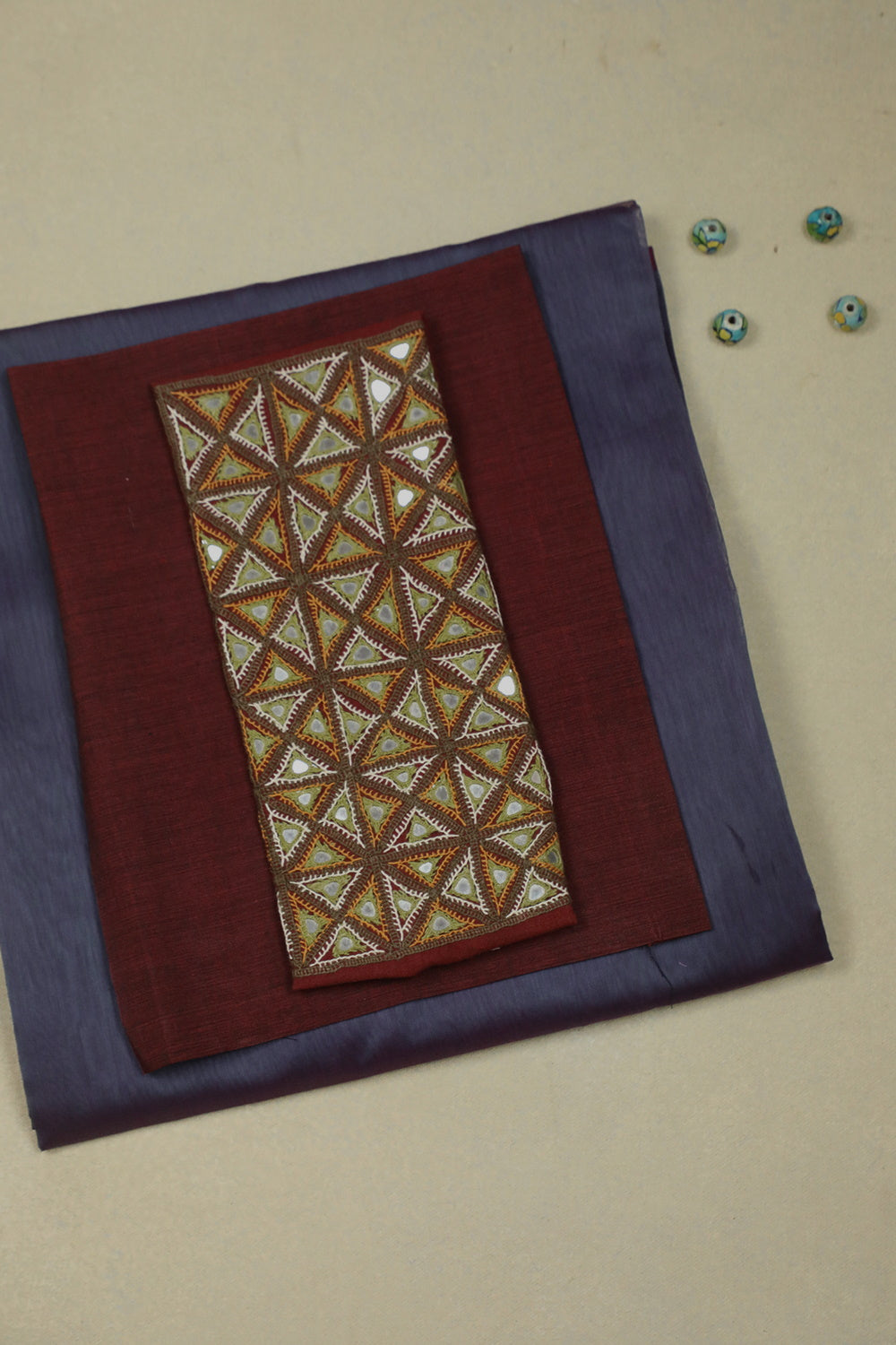 Fabric with trims - Matkatus