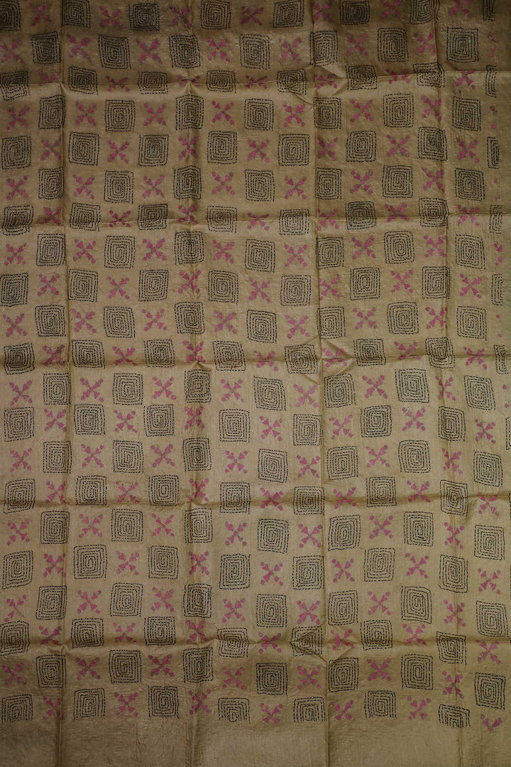 Saree with Blouse - Matkatus