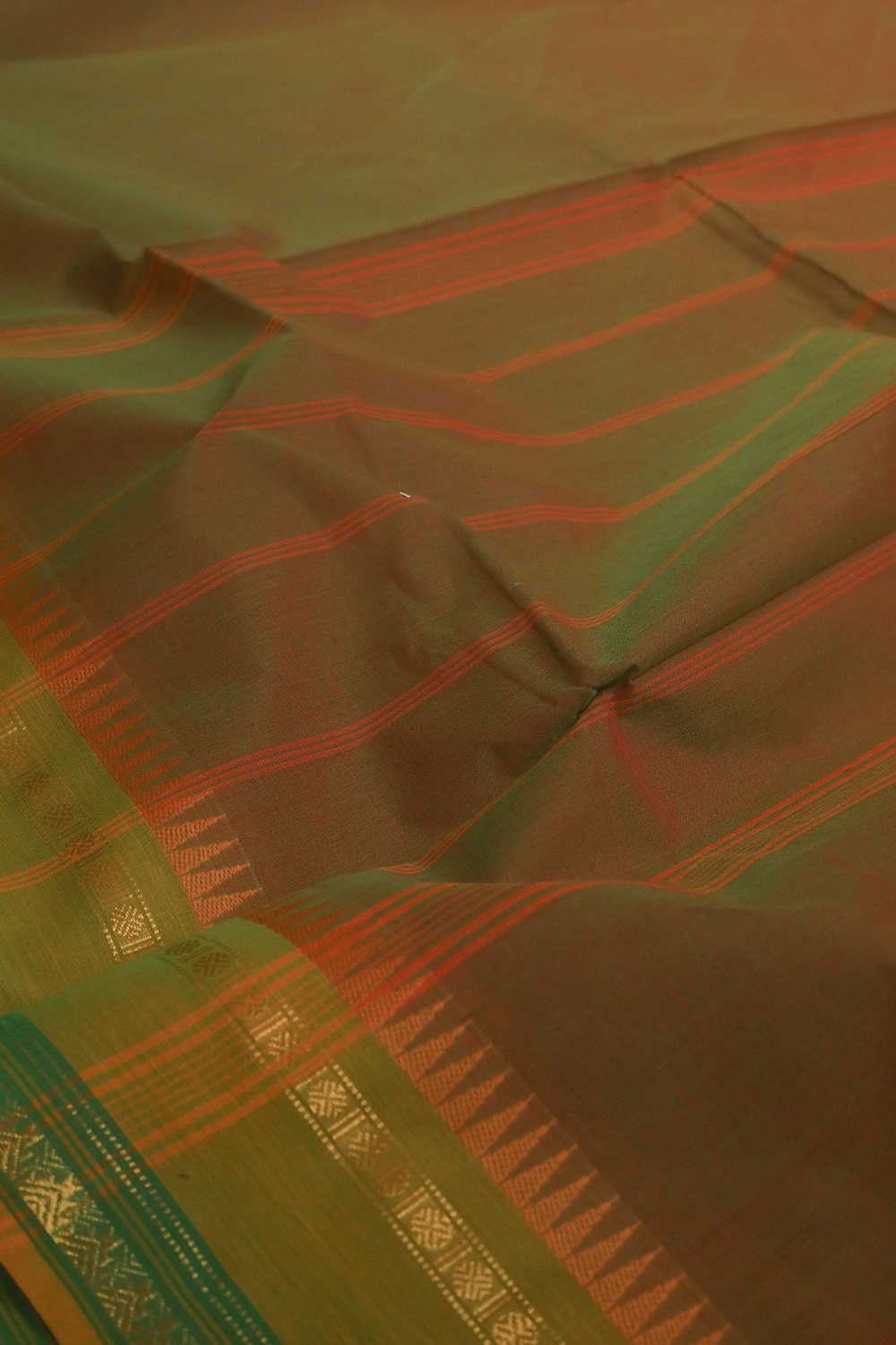 Sarees - Matkatus