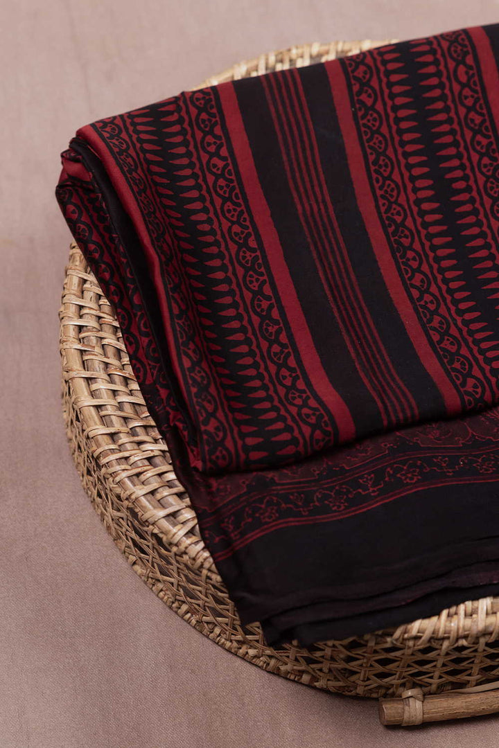 Silk Fabrics - Matkatus 