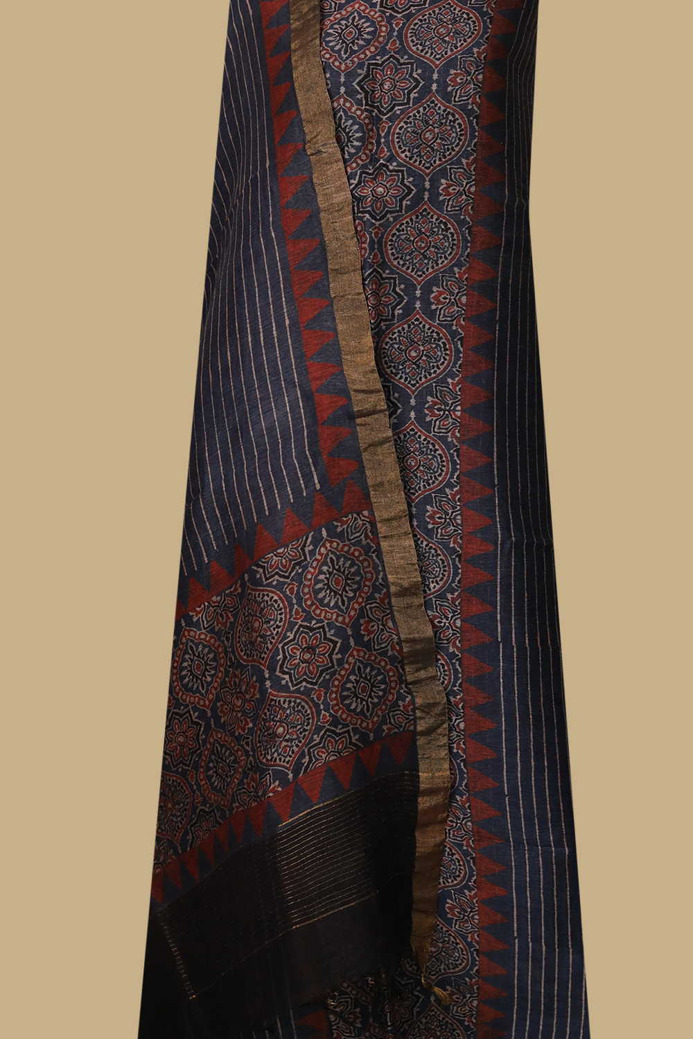 Ajrak Linen Top & Dupatta - Matkatus 
