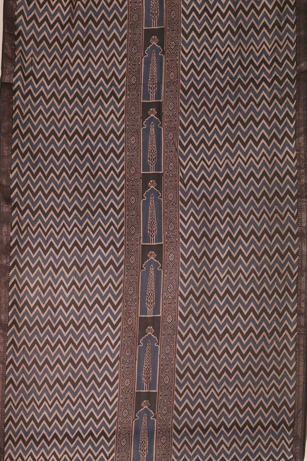 Unstitched Suits - Matkatus 