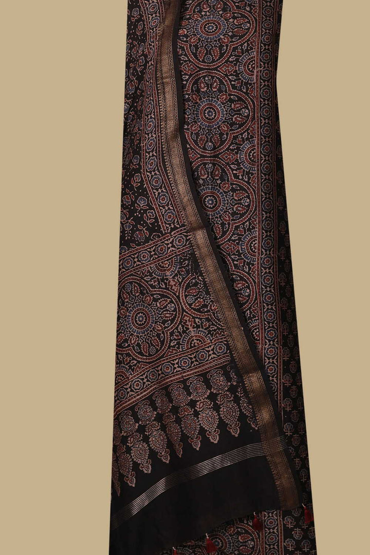 Ajrak Suits - Matkatus 