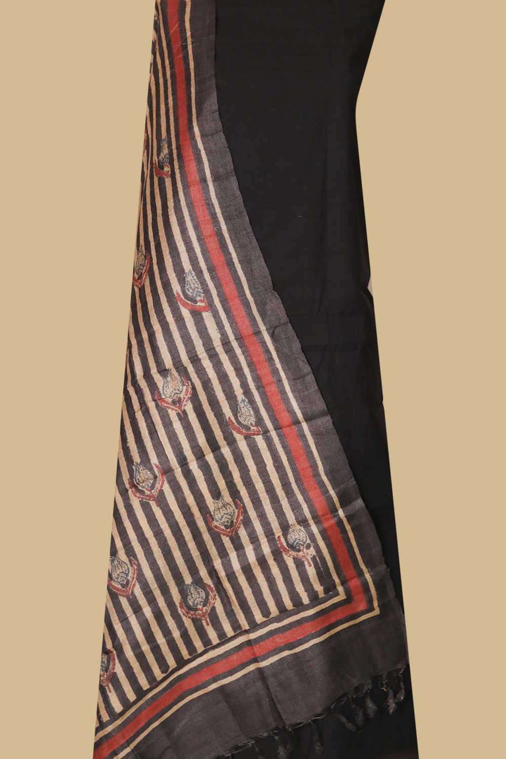 Top & Dupatta - Matkatus