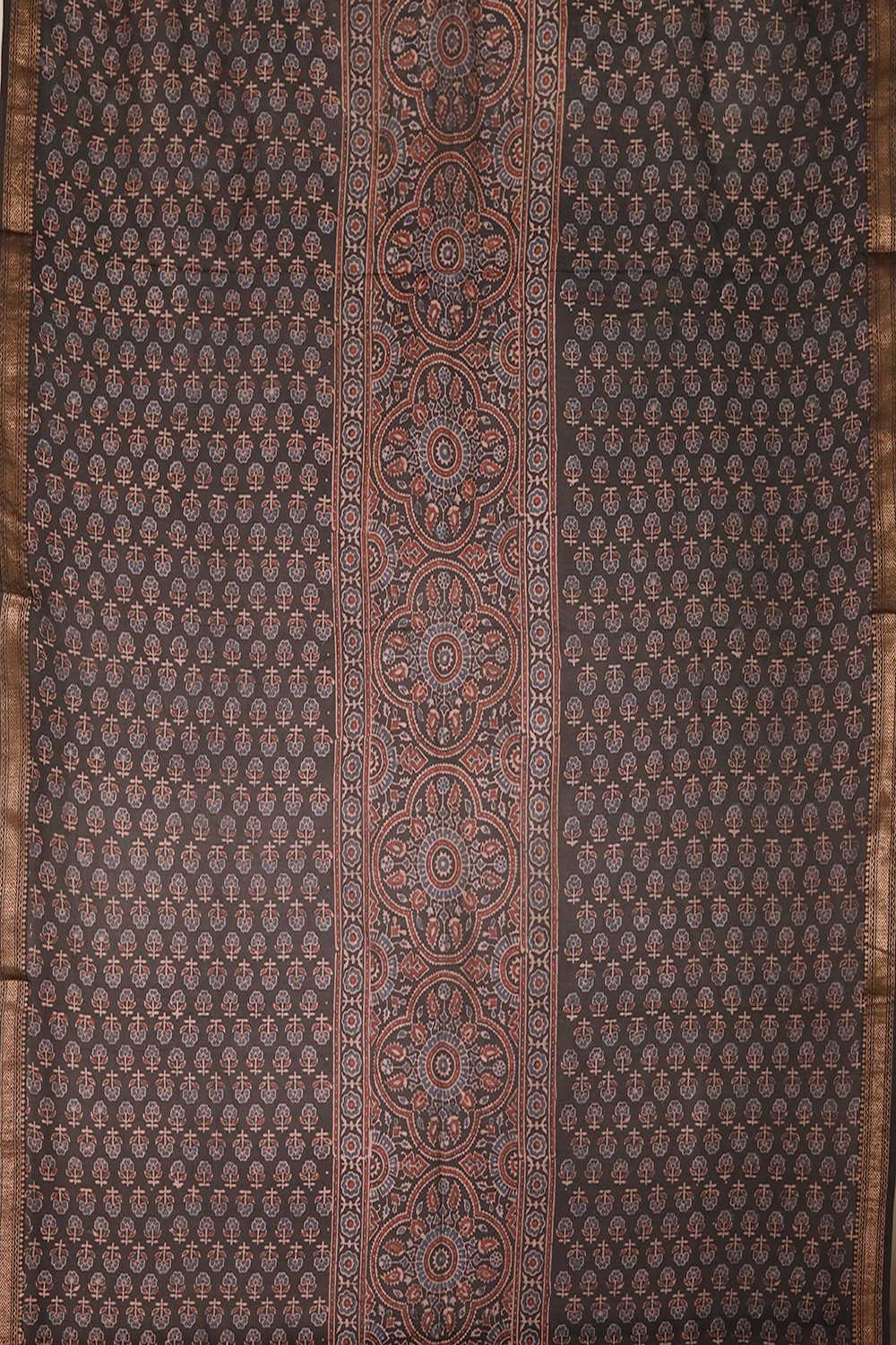 Unstitched Suits - Matkatus 