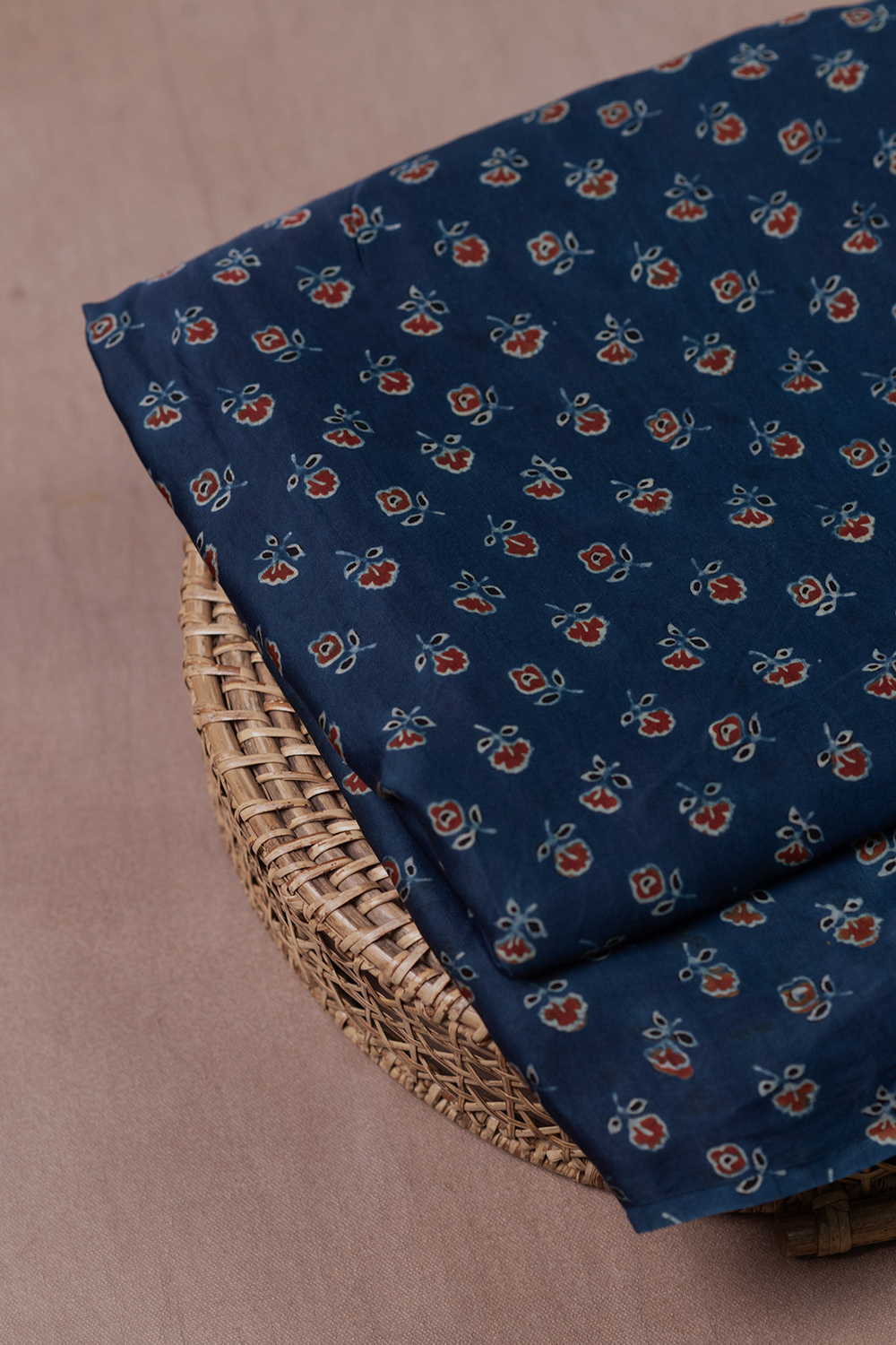 Silk Fabrics - Matkatus 