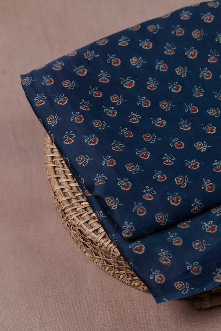 Silk Fabrics - Matkatus 