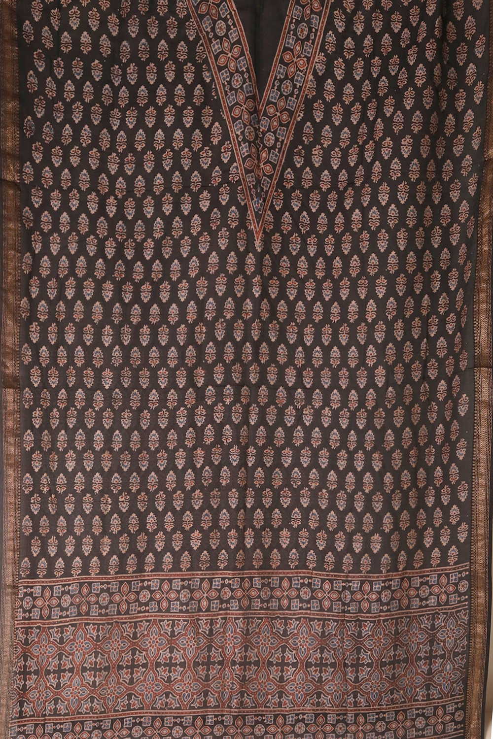 Unstitched Suits - Matkatus 