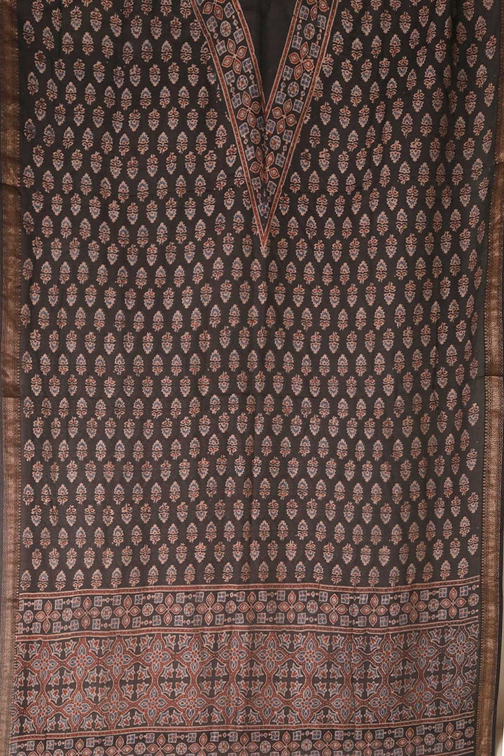 Unstitched Suits - Matkatus 