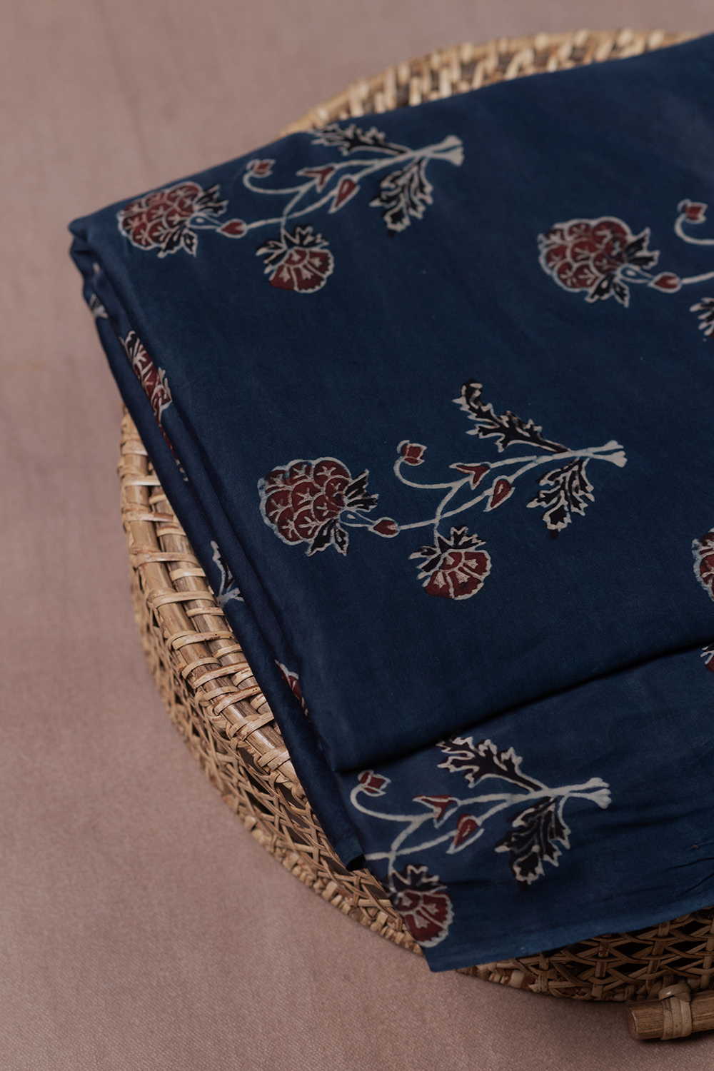 Silk Fabrics - Matkatus 