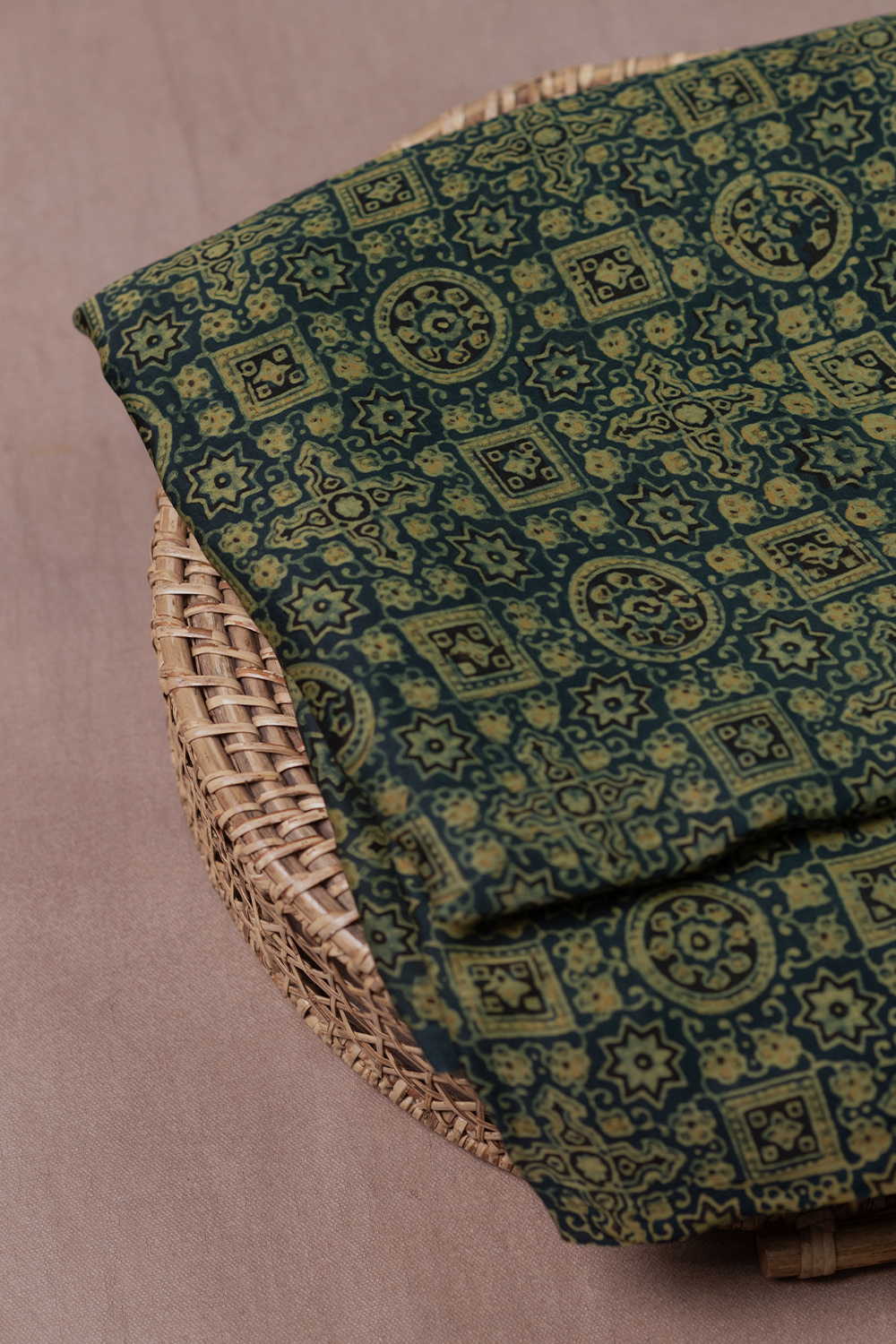 Silk Fabrics - Matkatus 