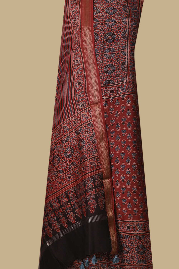 Ajrak Suits - Matkatus 