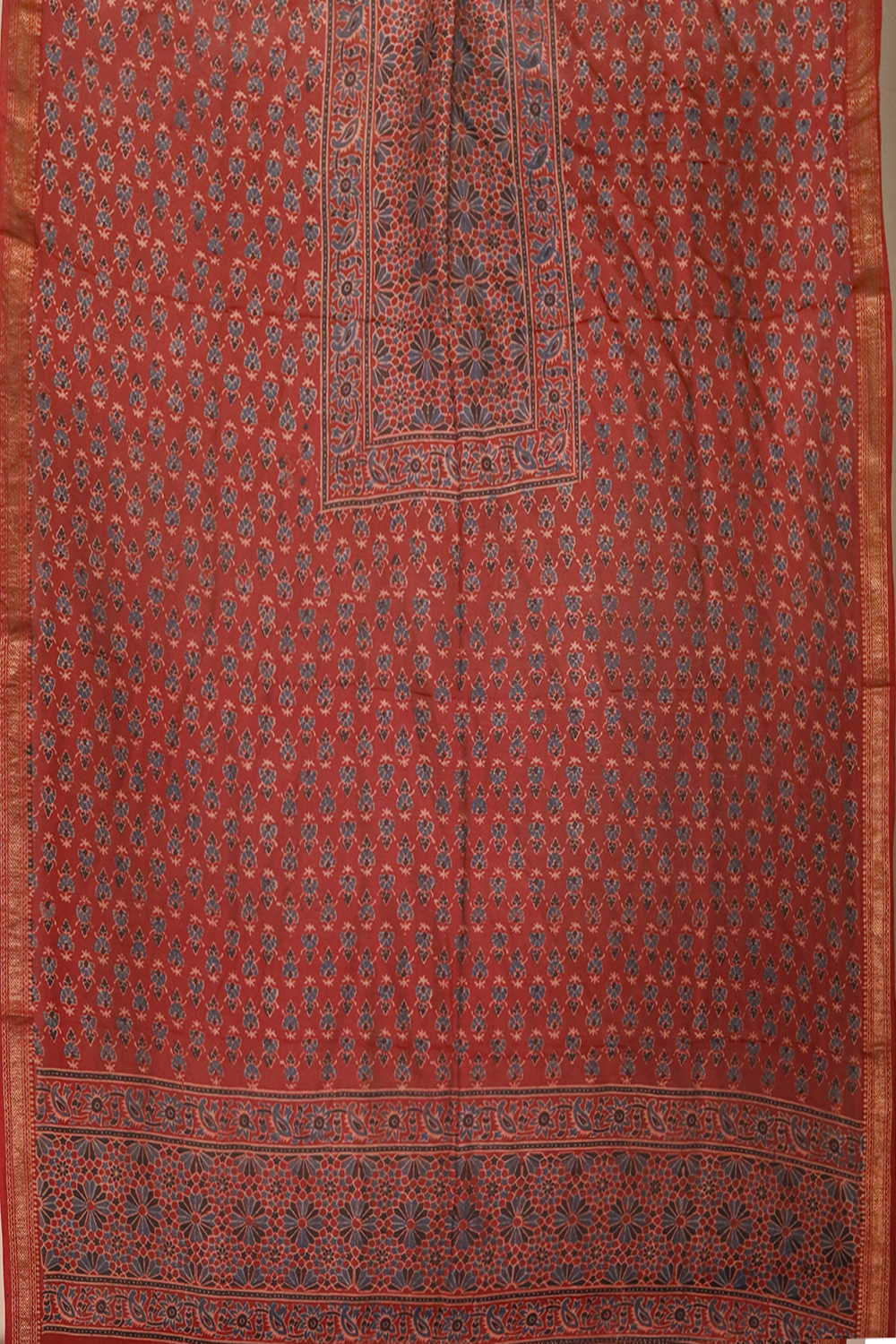 Unstitched Suits - Matkatus 