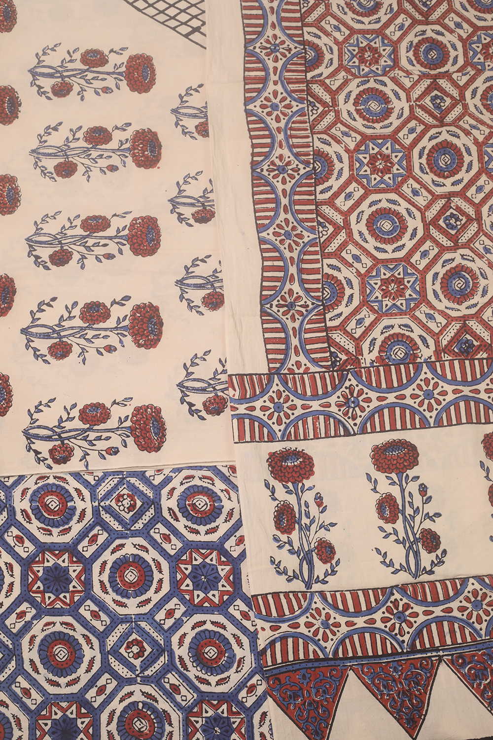 Ajrak Suits - Matkatus 