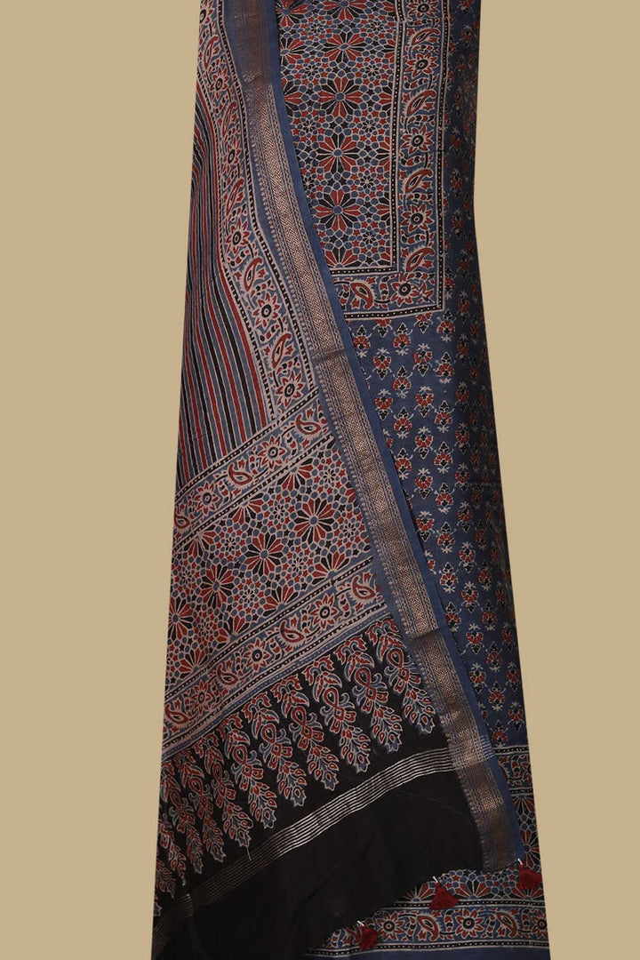 Ajrak Suits - Matkatus 
